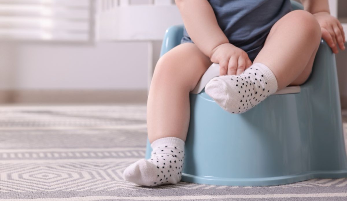 Kind op potje kinderdagverblijf